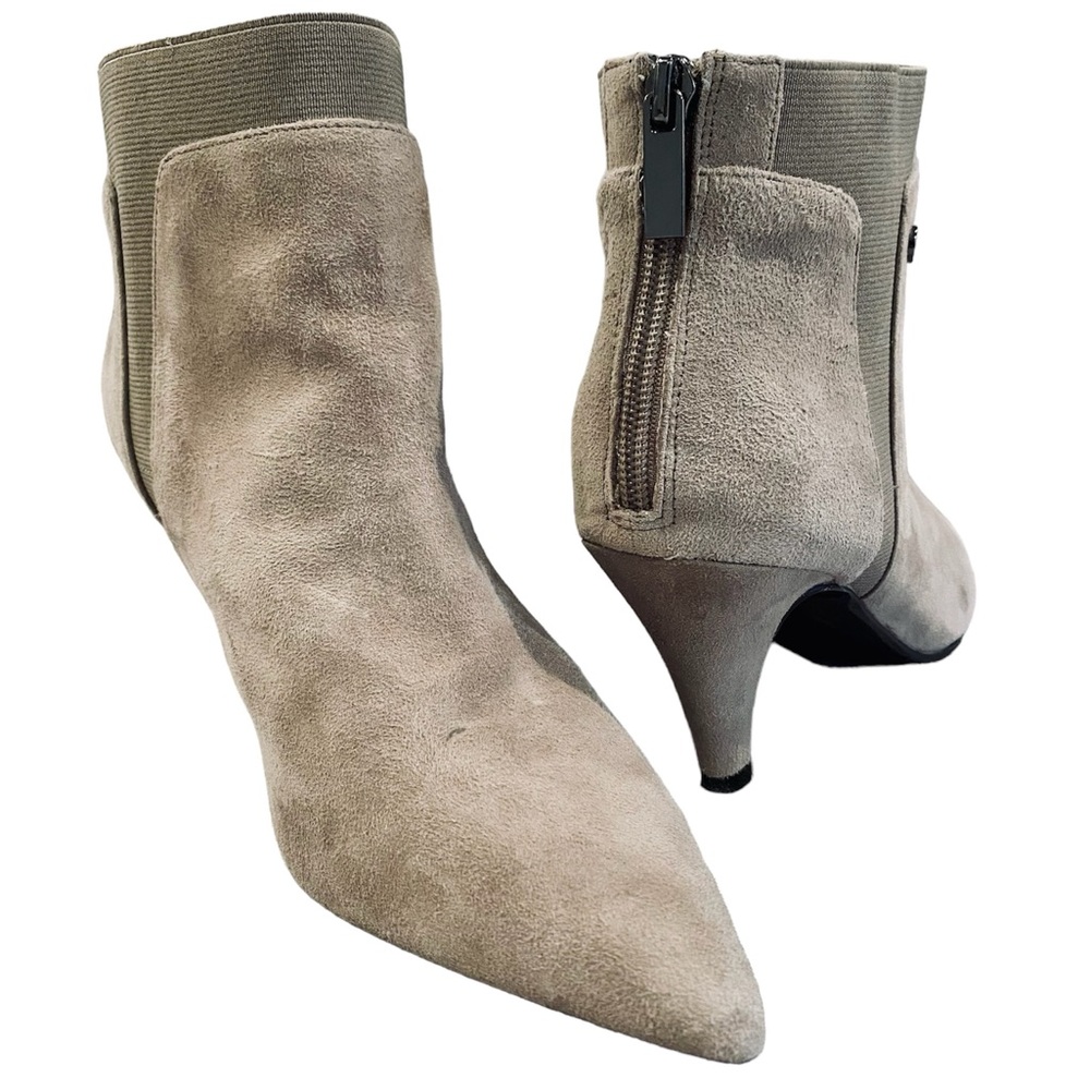 Bandolino Taupe/Gray Pointy Toe Suede Booties w/ Elastic Fabric at Ankles 7 1/2